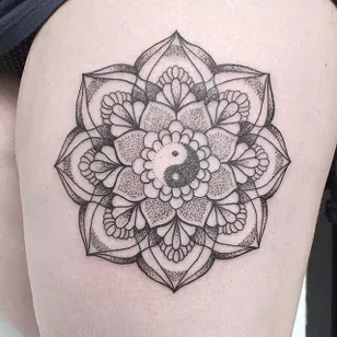 yin yang tattoo1